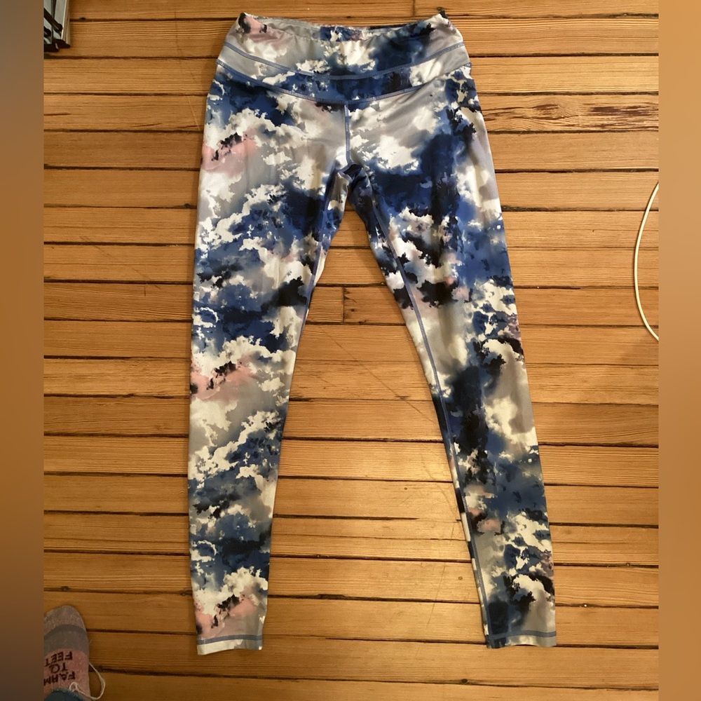 Lucy  Yoga Pants In Cloud  Blue White And Pink Women’s M